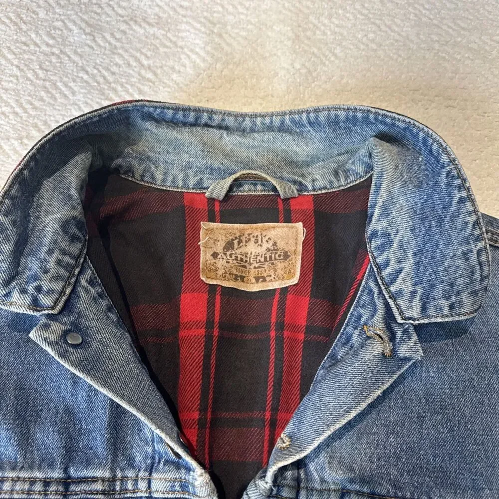 VINTAGE LEVI’S SIZE XL MADE IN USA RED TAB MENS PLAID LINED JEAN JACKET